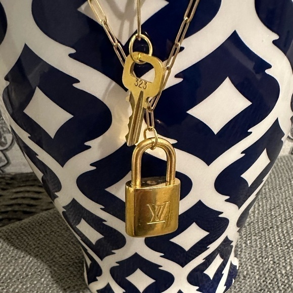 LV lock and key #323 on a necklace set. - Picture 2 of 6